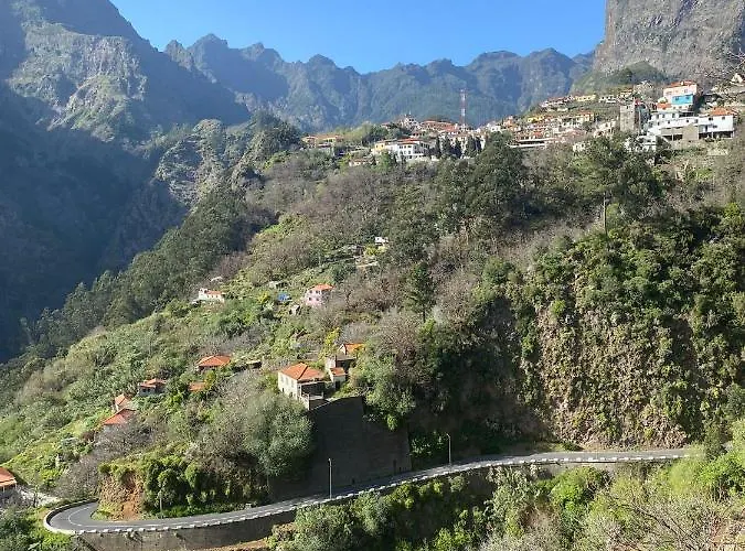 Vivenda Ribeiro - Curral Das Freiras