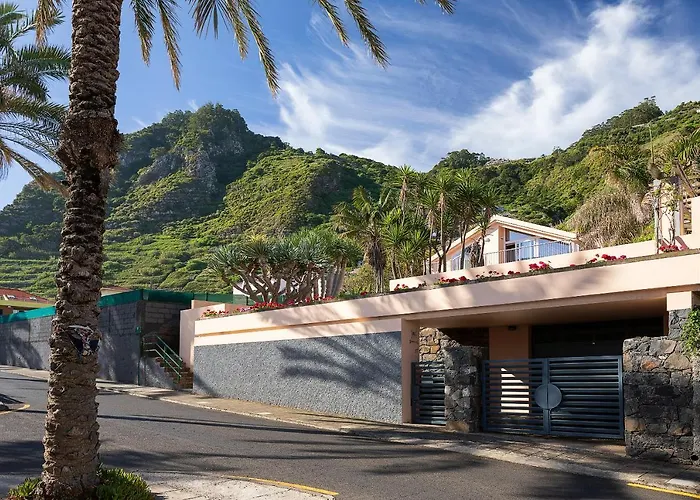 Porto Moniz Villa